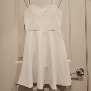 Mini dress the brand is ijoah